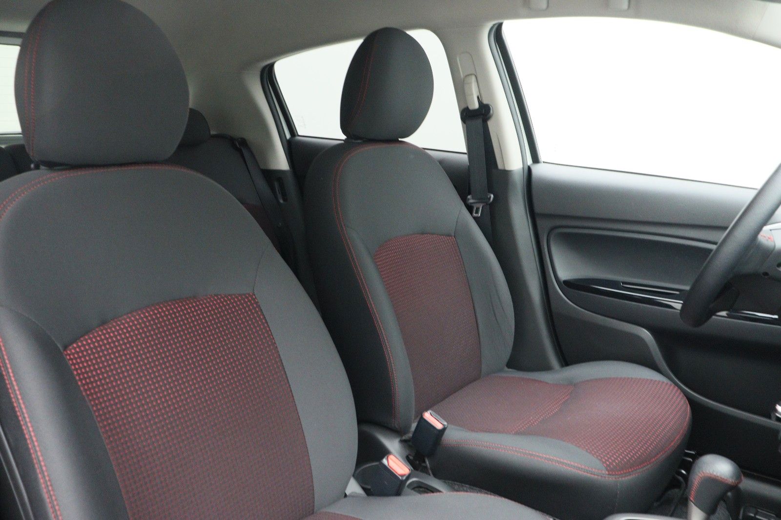 Fahrzeugabbildung Mitsubishi Space Star ACTIVE+ 1,2 l CVT AS&G
