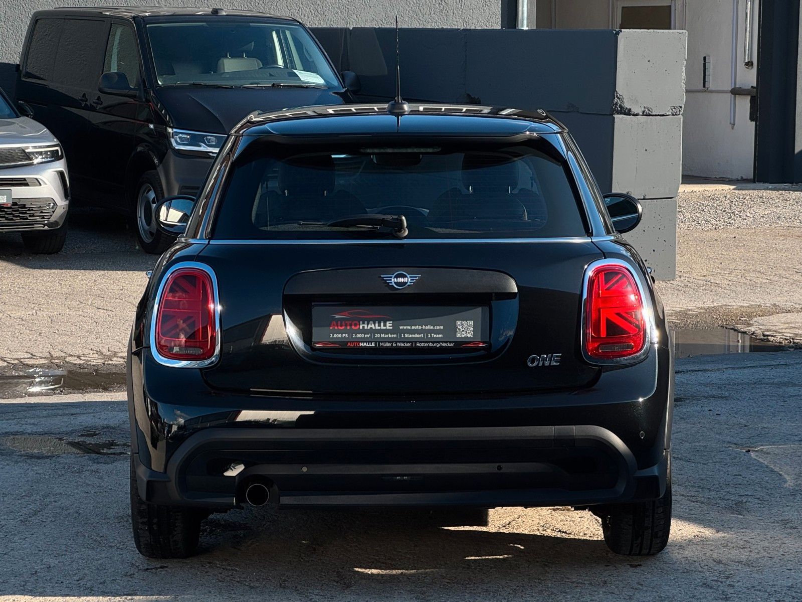 Fahrzeugabbildung MINI ONE Automatik Teilleder Temp. Navi PDC SHZ