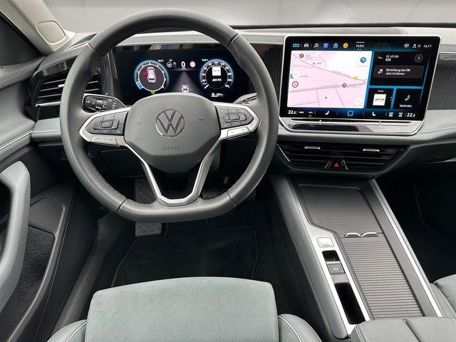 Fahrzeugabbildung Volkswagen Passat 1.5eTSI DSG Business LED+ACC+AHK+++