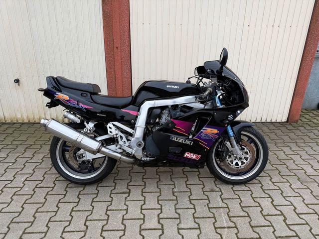 Suzuki GSX R 750 W