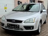 Ford Focus 1.6 Lim. Ghia SHZ PDC TEMPOMAT - Ford Focus aus 2005: Ghia
