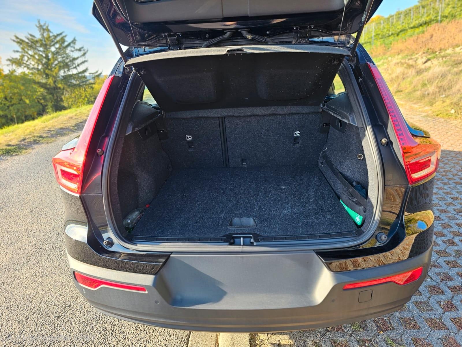 Volvo XC40 D3 Momentum Geartronic AHK.