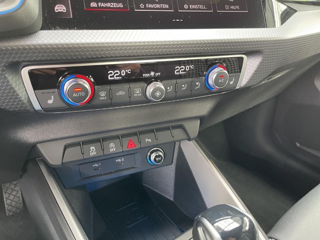 Fahrzeugabbildung Audi A1 Sportback 30 1.0 TFSI S-Line Kamera,LED,SHZ