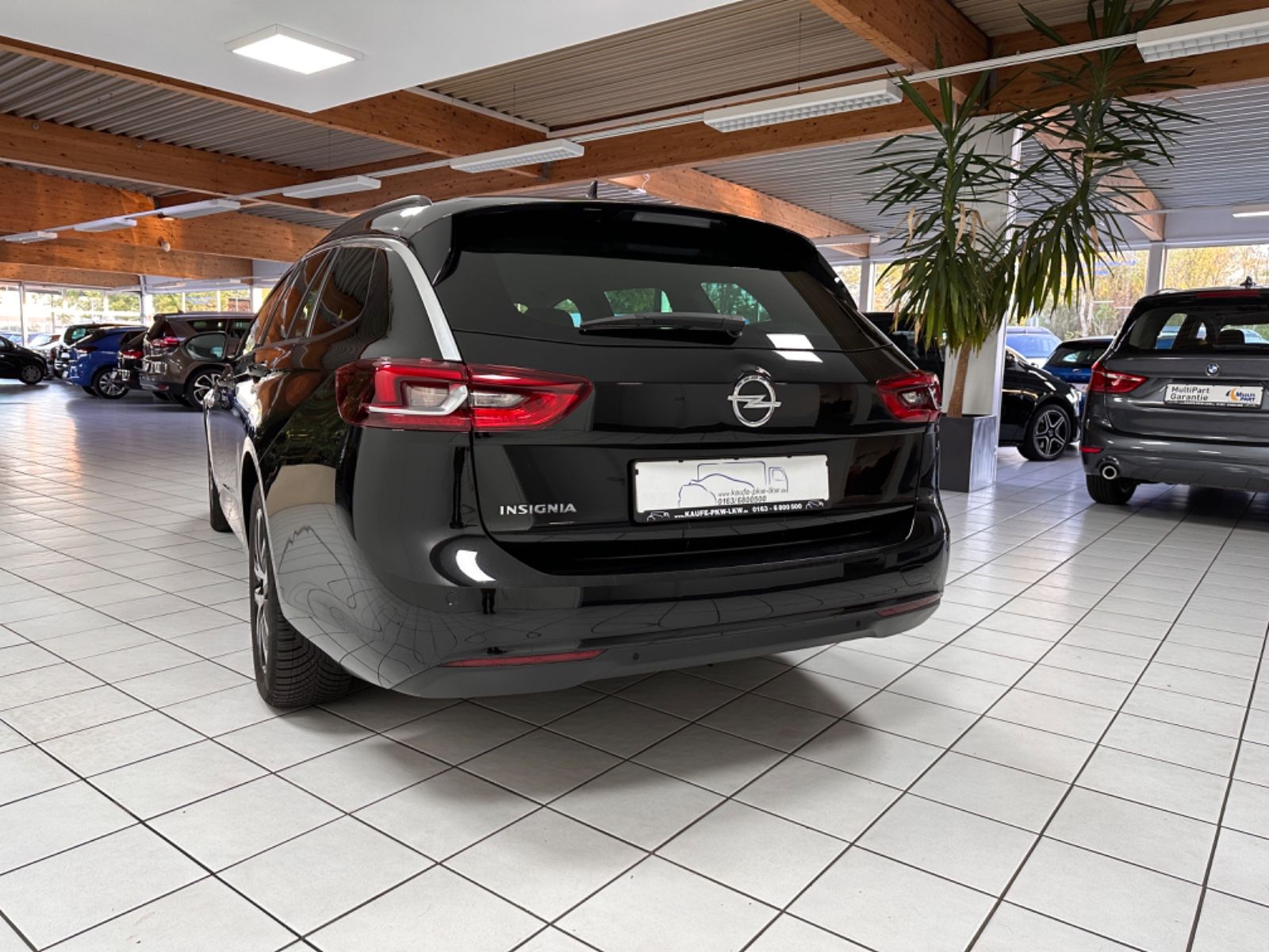 Fahrzeugabbildung Opel Insignia B Sports Tourer Business Edition