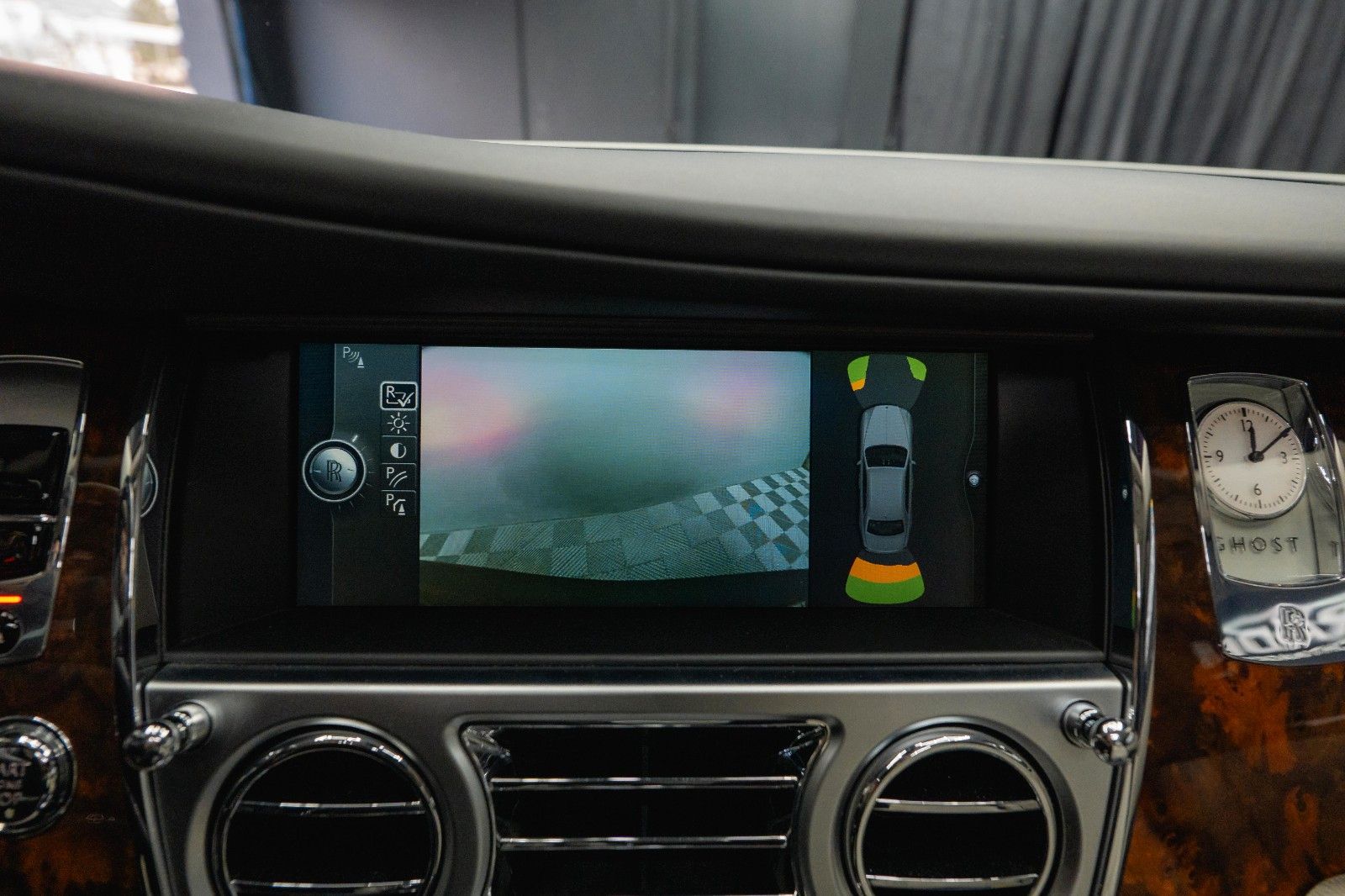 Fahrzeugabbildung Rolls-Royce Ghost V12 Full Service *Panorama*TV*360*HU*19%*