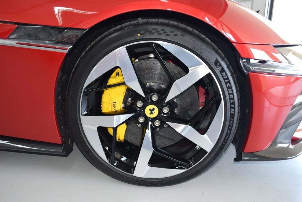 Ferrari 12Cilindri Panorama Lifting Beifahrerdispl ACC