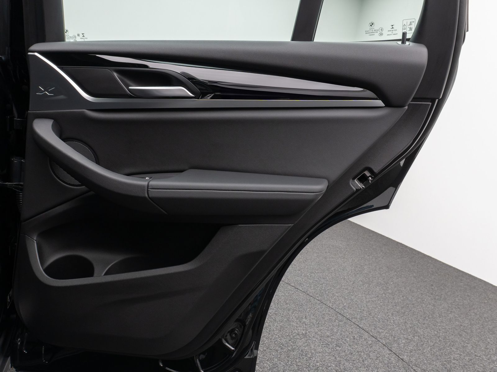 Fahrzeugabbildung BMW X3 xD30e Panorama 360° HUD DAB AHK Alarm Sport