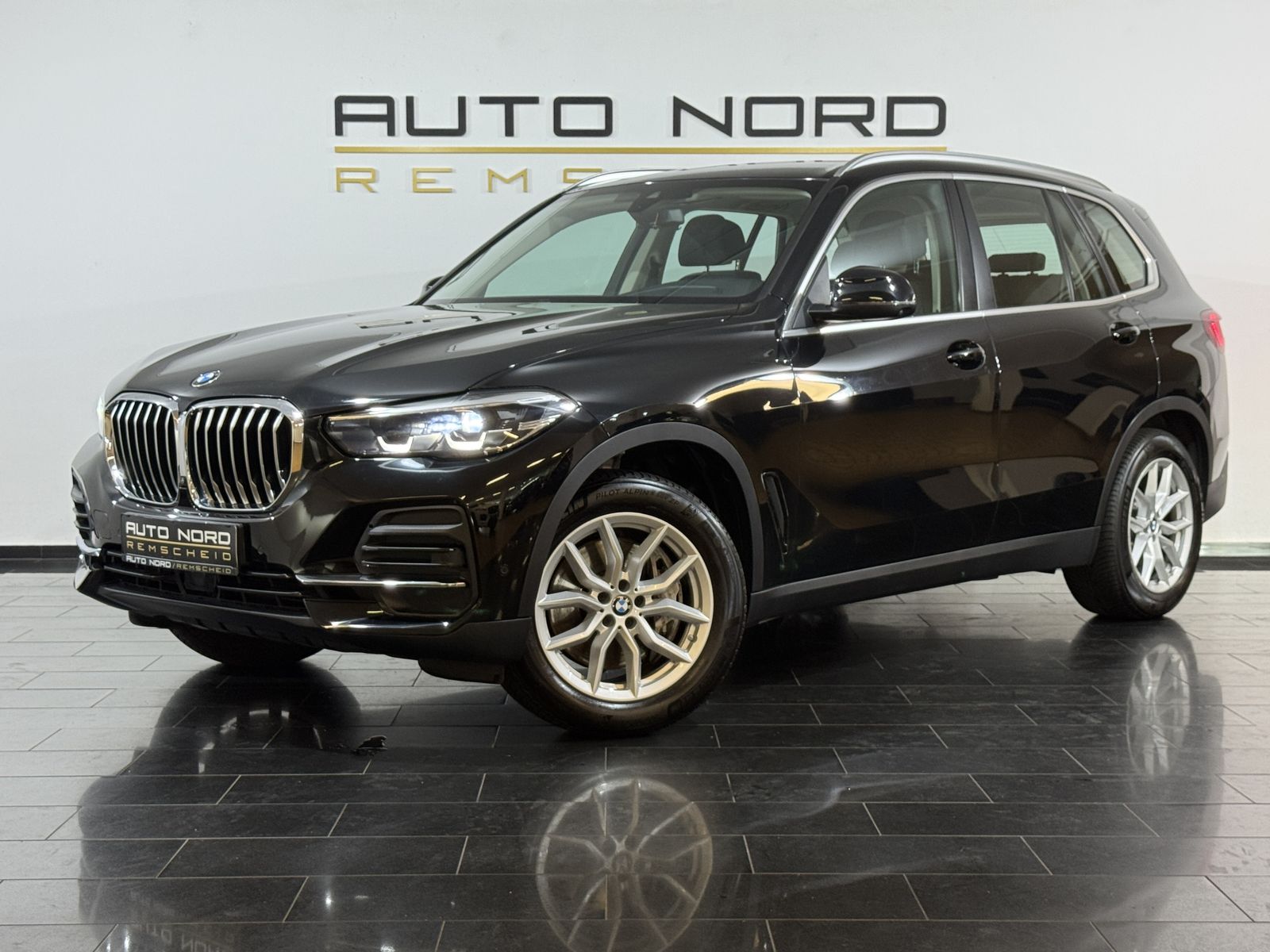 BMW X5 xDrive 40d*1.Hand*AHK*Memory*Merino*DAB*360°*
