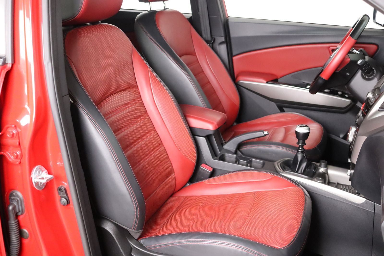 Fahrzeugabbildung Andere Ssangyong Tivoli * Leder * Navi * SHZ* e-XGi 160