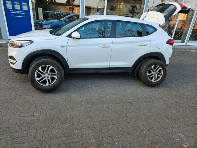 Hyundai Tucson blue Classic 2WD.1.Hand Scheckheft Klima