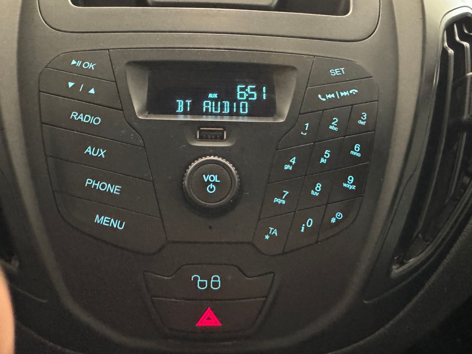 Fahrzeugabbildung Ford Tourneo Courier 1.5 TDCI TREND SERVICE & TÜV NEU