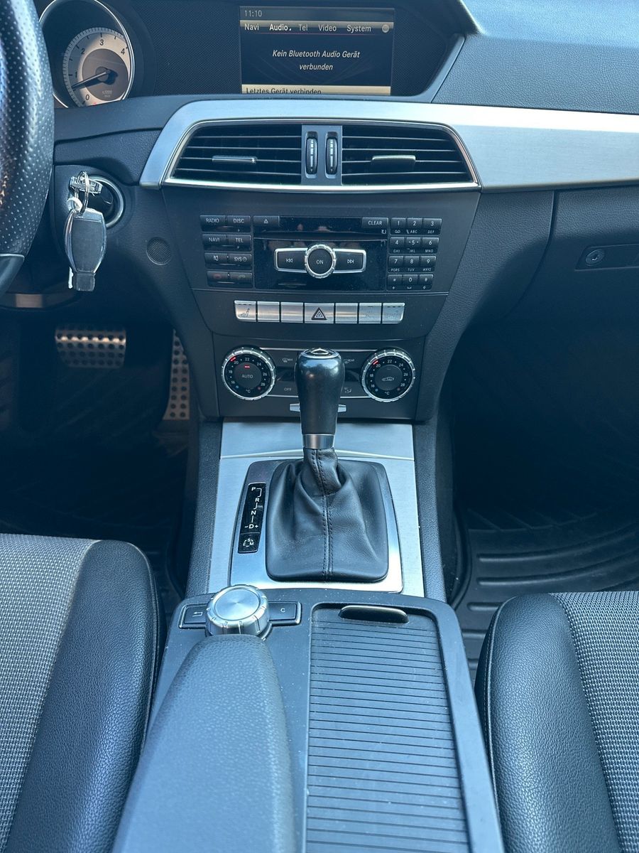 Fahrzeugabbildung Mercedes-Benz C 300 d T 4Matic AMG-Line NAV+PANO+KAM+AHK