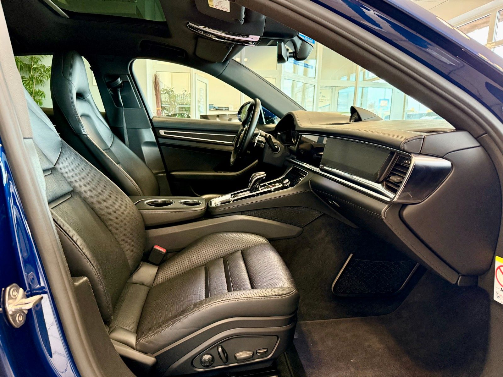 Fahrzeugabbildung Porsche Panamera 4 E-Hybrid Platinum Edition HeadUP/ACC