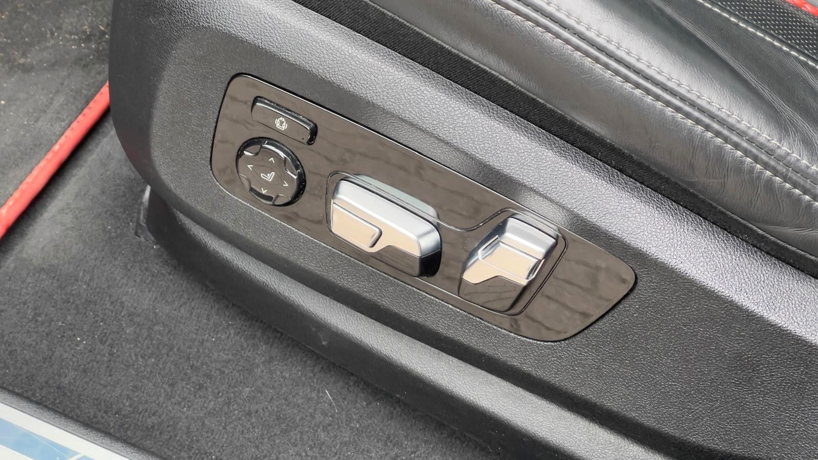 Fahrzeugabbildung BMW X6 M550 i*Laser*STHZ*AHK*HU*B&W*VOLL*Mietkauf