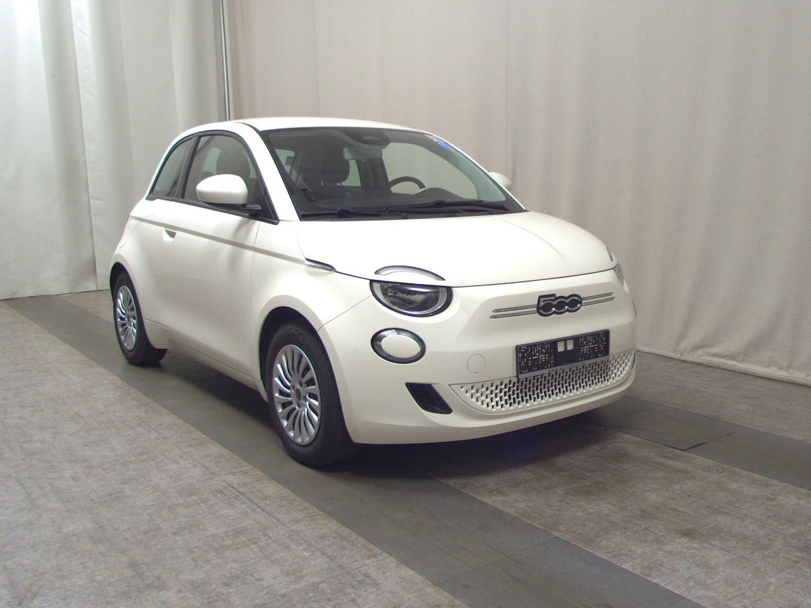 Fiat 500e 42 kWh NAVI LED SPURHALTE AMBIENTE imagem 3