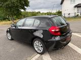 BMW 118i Lim. /Automatik/Leder/Glasdach/Navi - BMW 1 Series: Schwarz