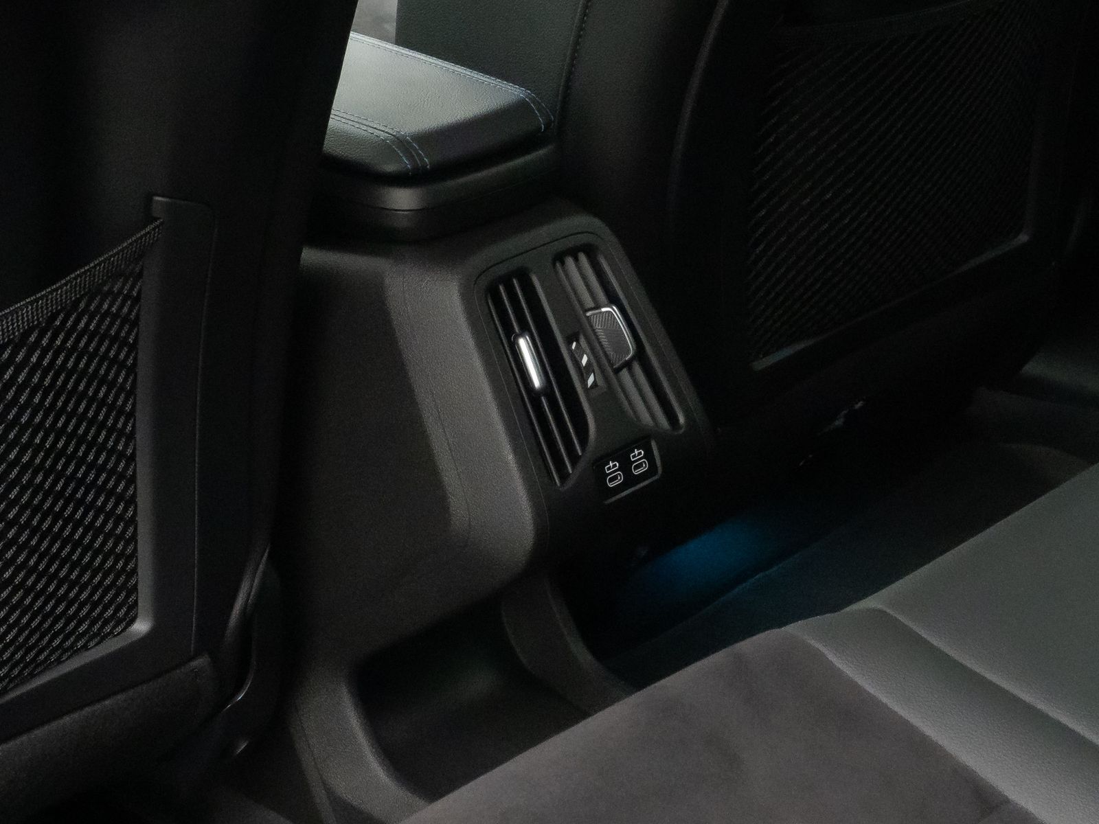 Fahrzeugabbildung BMW X1 xD30e M Sport 360&deg;HUD DAB H/K ACC Komfort LED