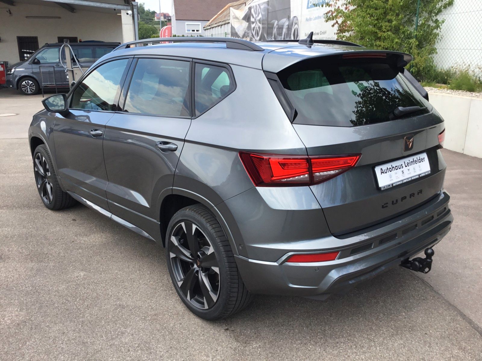 Fahrzeugabbildung CUPRA Ateca 2.0 TSI 4Drive DSG+Pano+AHK+19"+ACC+LED