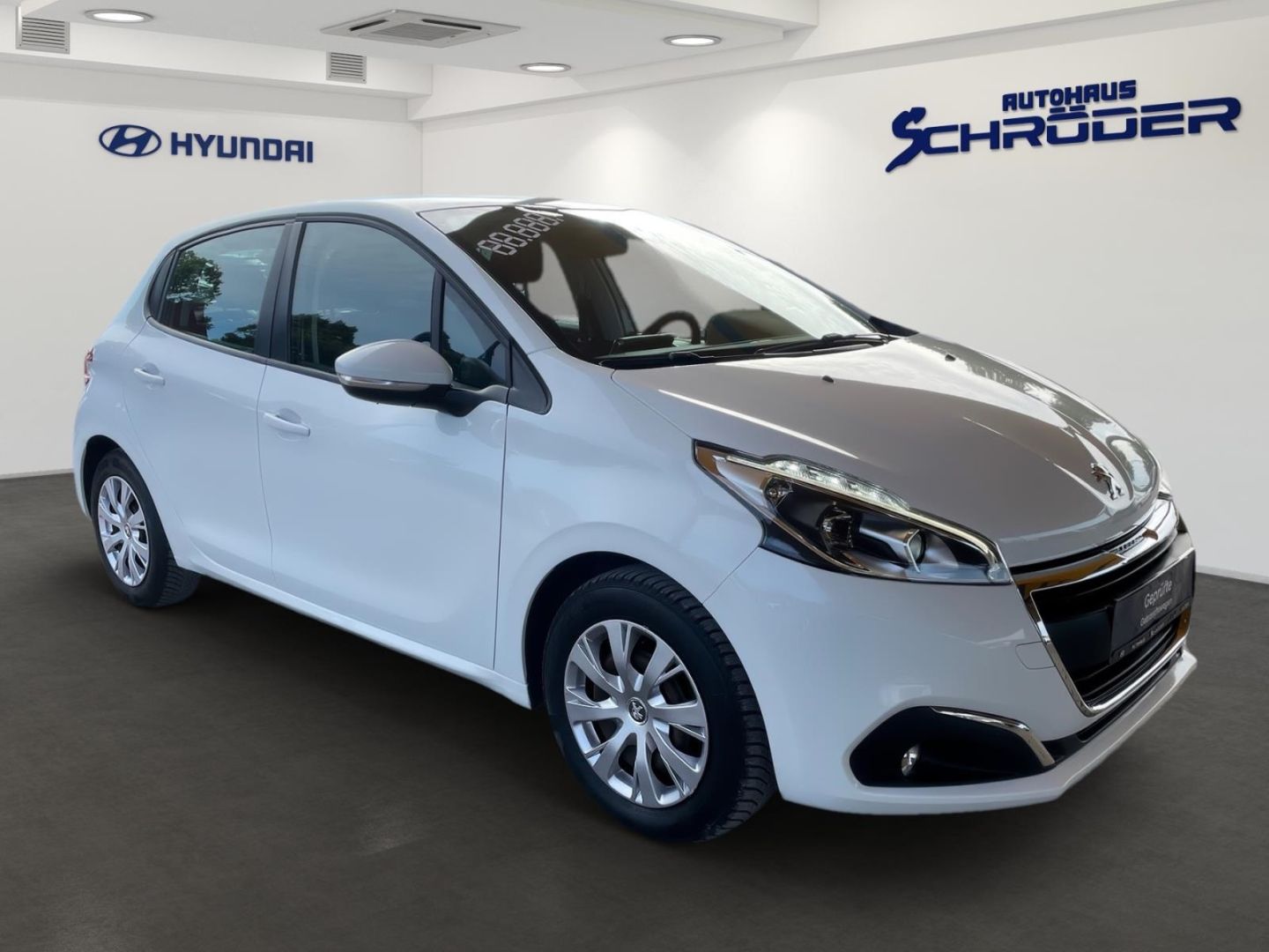 Fahrzeugabbildung Peugeot 208 1.2 Active Allwetterreifen Sitzheizung Parks