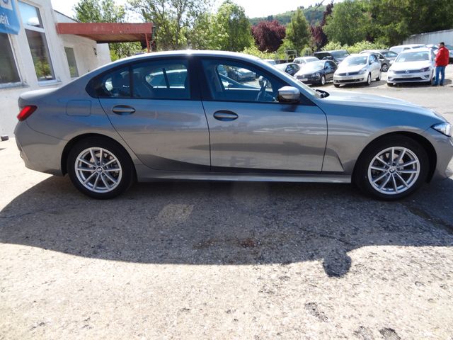 Fahrzeugabbildung BMW 318 i/1.Hand/Curved/LED/Navi/SitzH/2.500km/