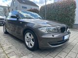 BMW 120i Automatik, Garagenw., top gepflegt - BMW 1 Series aus 2009