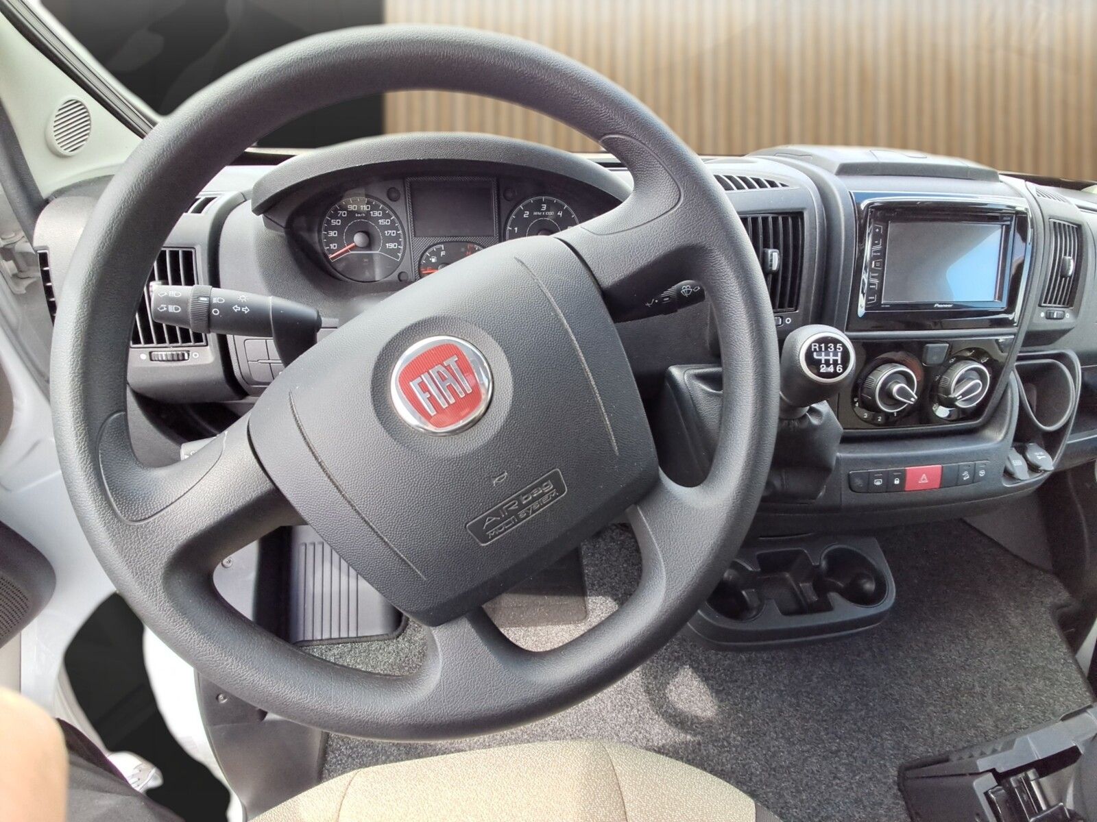 Fahrzeugabbildung Malibu T 460 LE Klimaautomatik, Radio DAB
