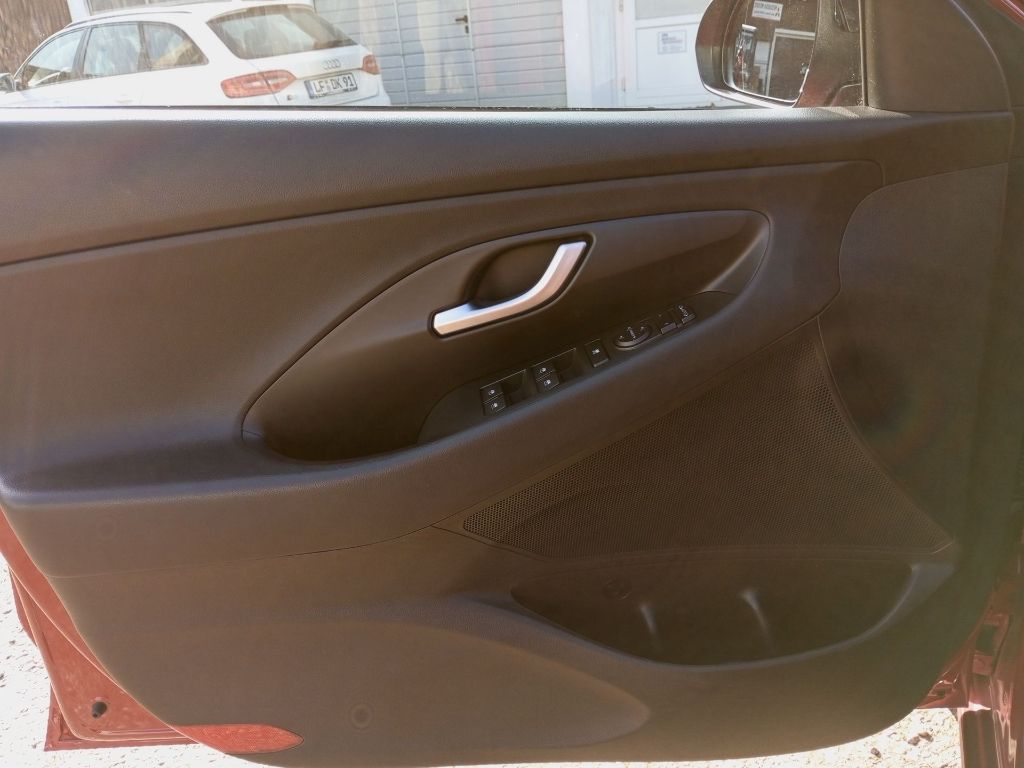 Fahrzeugabbildung Hyundai i30 1.4 Turbo M/T N-LINE Komfortpaket + Navi