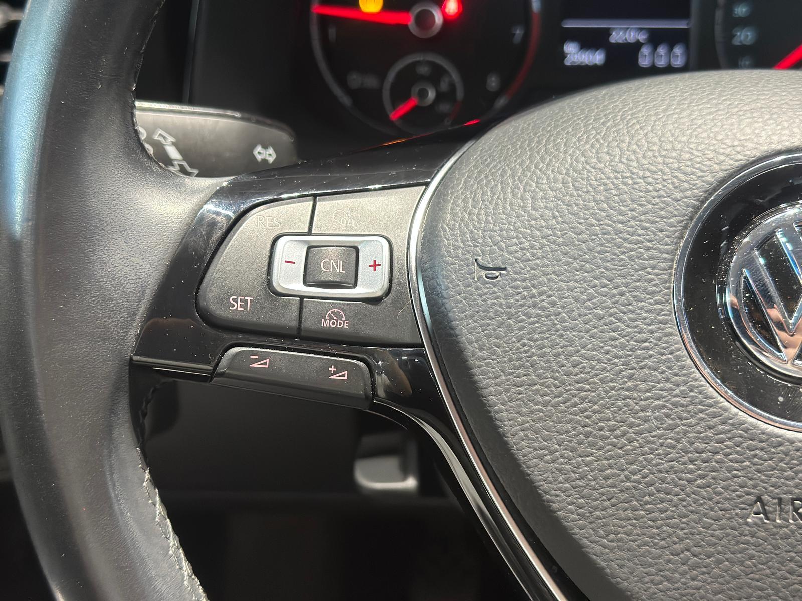 Volkswagen POLO COMFORTLINE KEYLESS TEMPOMAT PDC KAMERA NAV