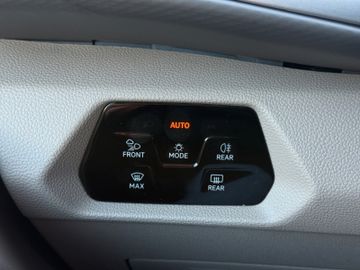 Volkswagen T7 Multivan 2.0 TDI Goal DSG Navi Kamera SHZ