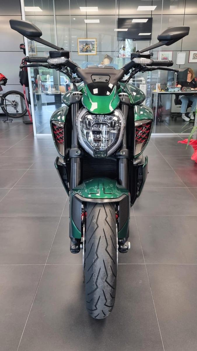 Ducati Diavel Bentley