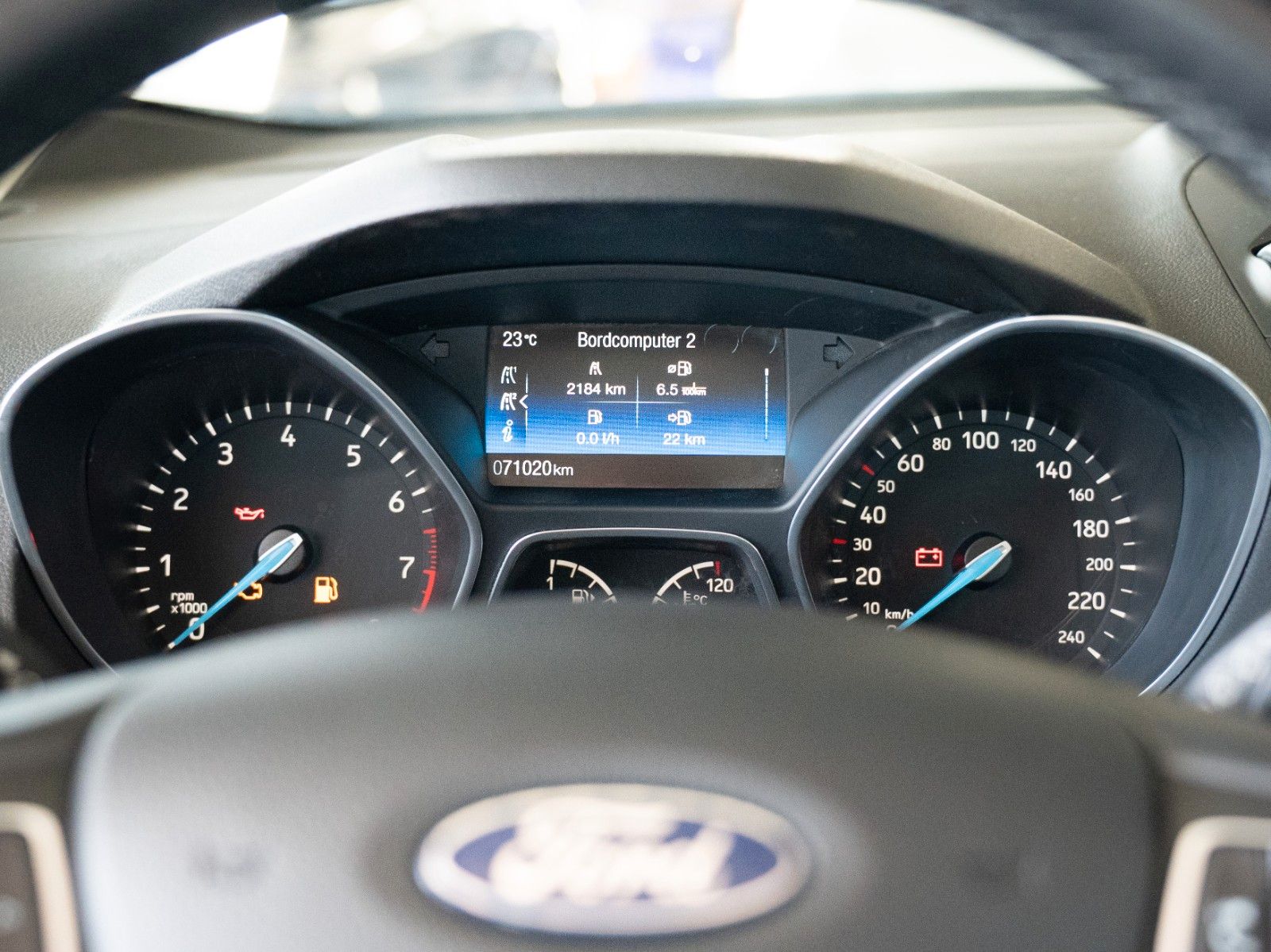 Fahrzeugabbildung Ford Grand C-Max Grand Titanium NAVI/PDC V+H/KLIMA