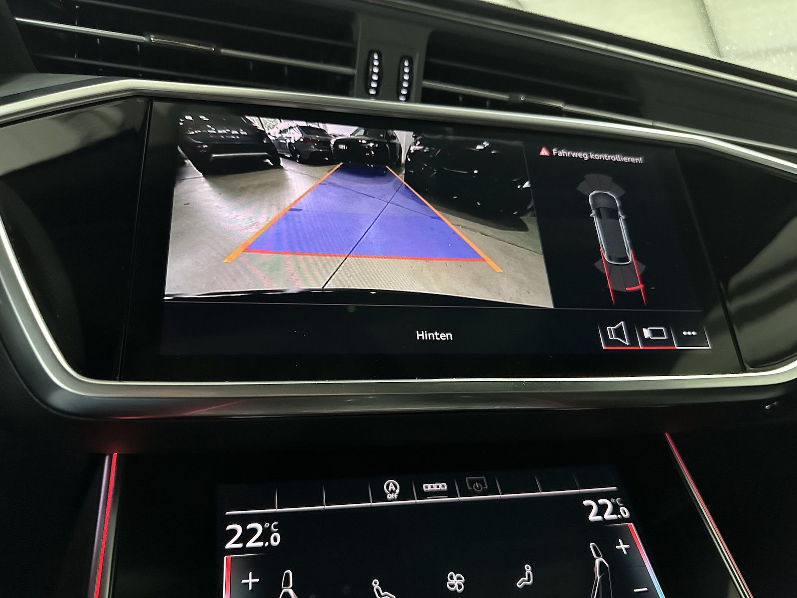 Fahrzeugabbildung Audi A6 Avant 45 TFSI quattro S line/Leder/Pano/´21/