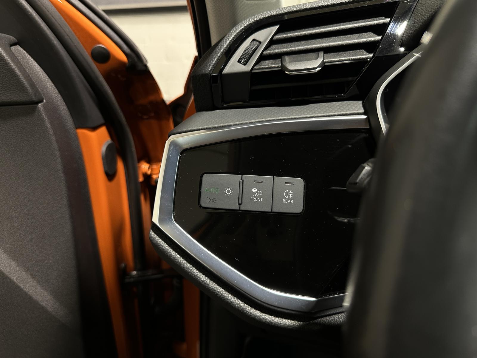 Audi Q3 40 TDI / S TRONIC / QUATTRO / PANO / LED /
