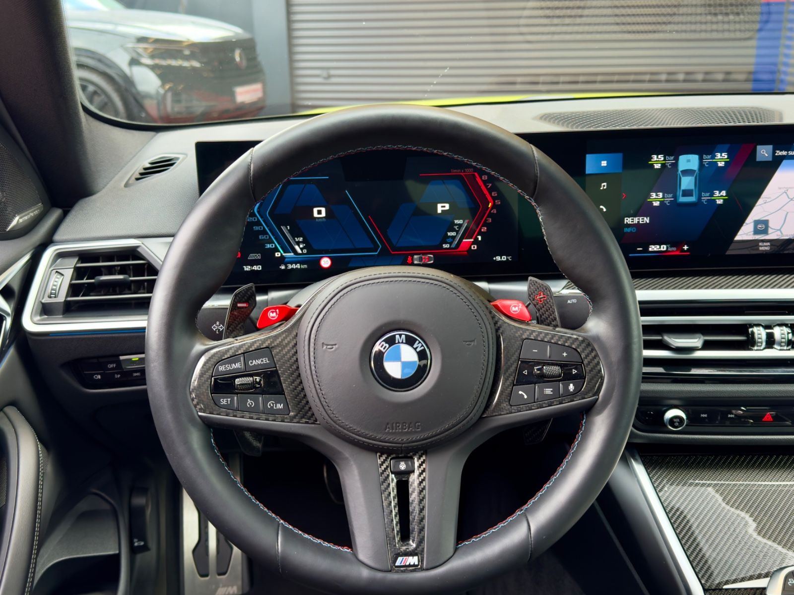 Fahrzeugabbildung BMW M4 Coupé Competition Schalensitz h/k  Widescreen
