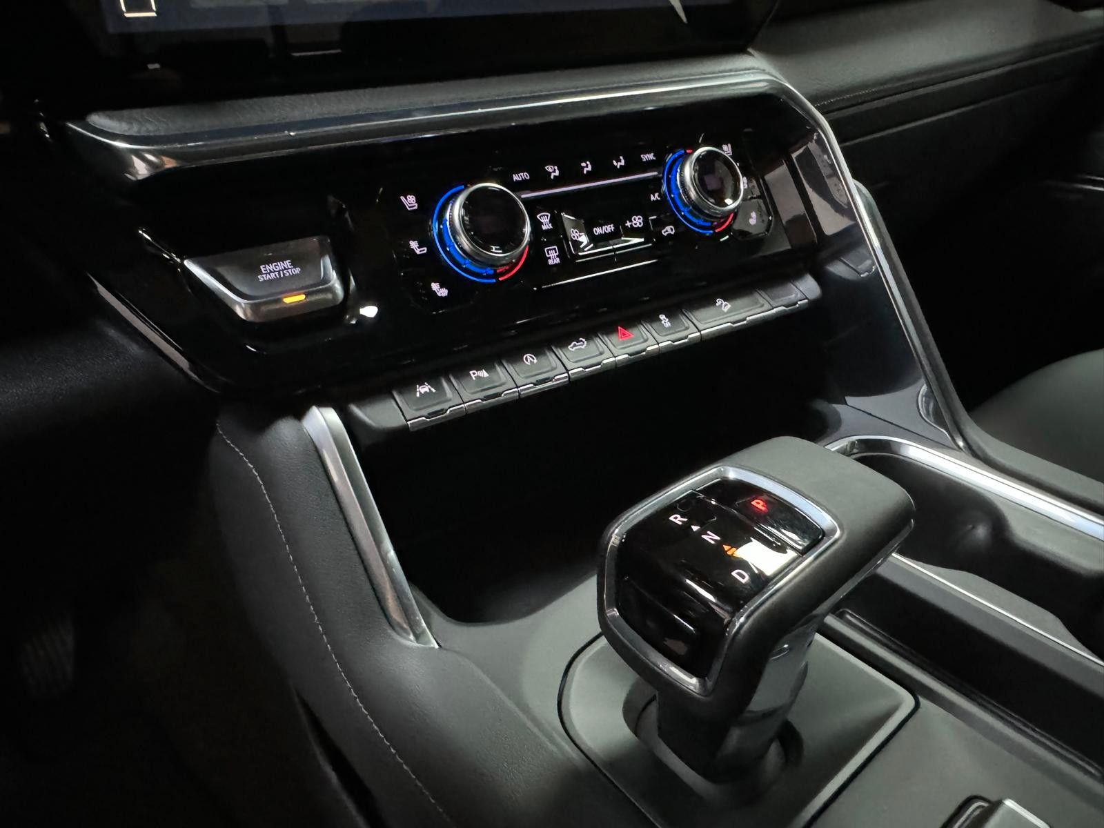 Fahrzeugabbildung GMC SIERRA DENALI 2026 - 4x4-LONG BOX 6.4"
