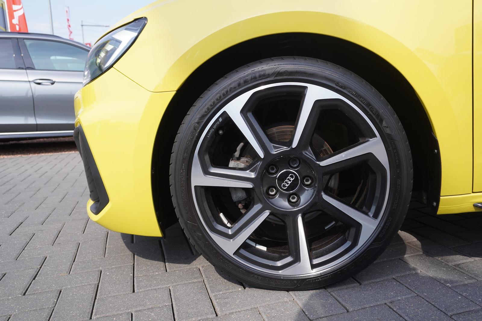 Audi A1 SB 30 1.0 TFSI S-Line LED Keyless Bluetooth
