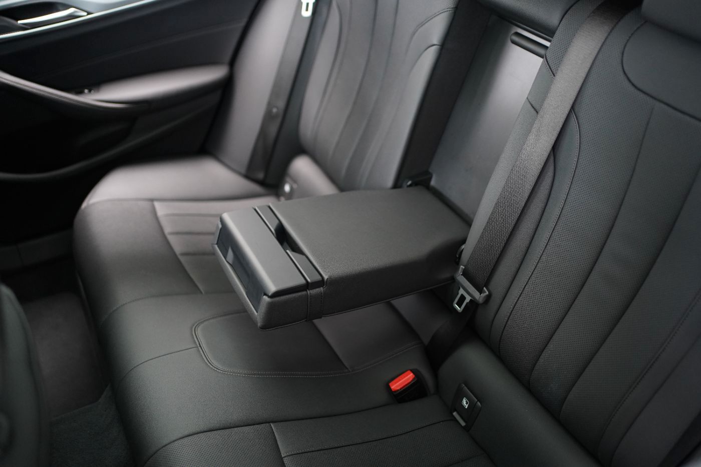 Fahrzeugabbildung BMW 520dA xDrive 3xKlima+Glasdach+LED+ParkAssist+AHK