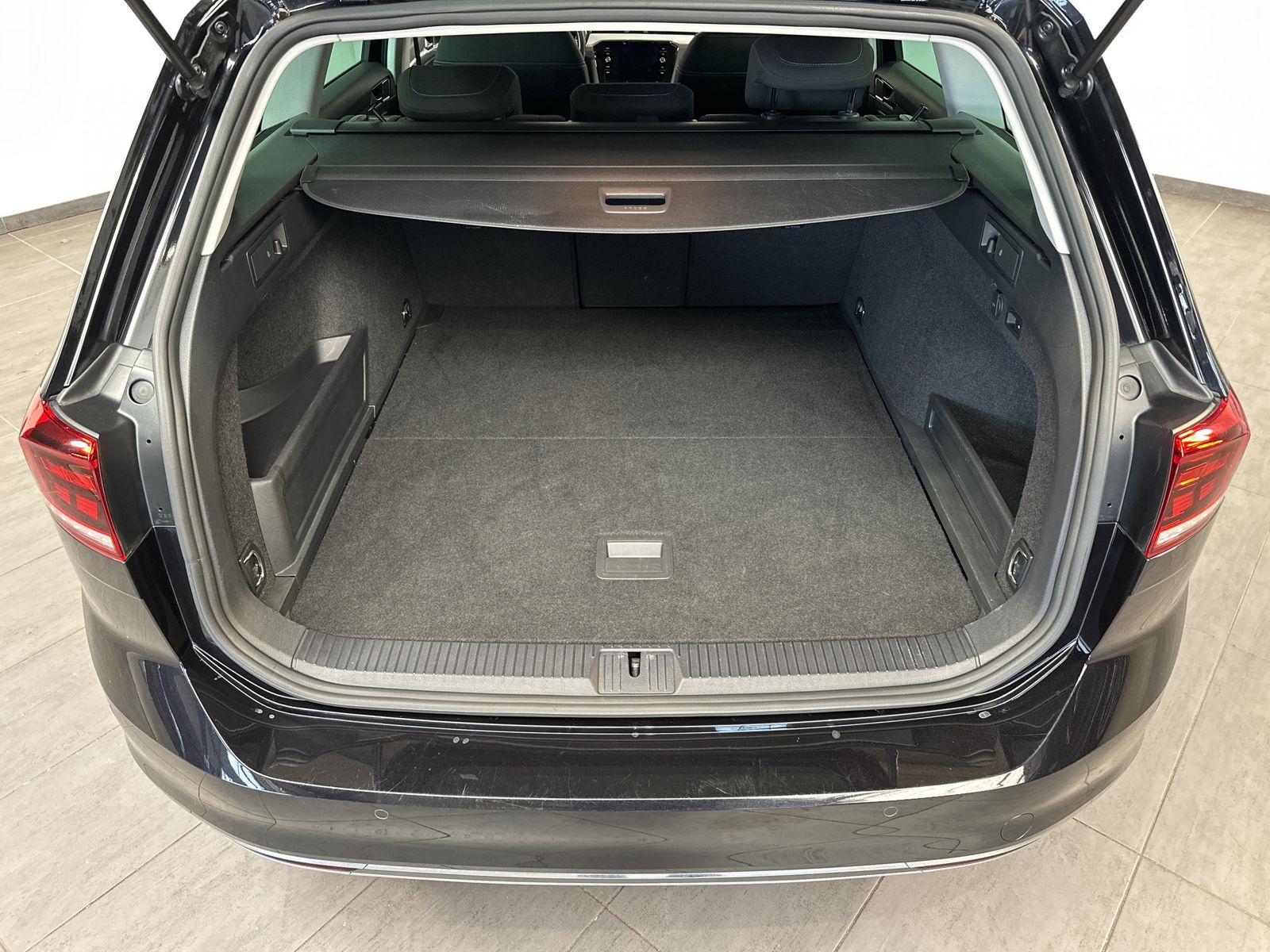 Fahrzeugabbildung Volkswagen Passat Variant 1.4 TSI DSG GTE NAV+LED+AHK+ACC
