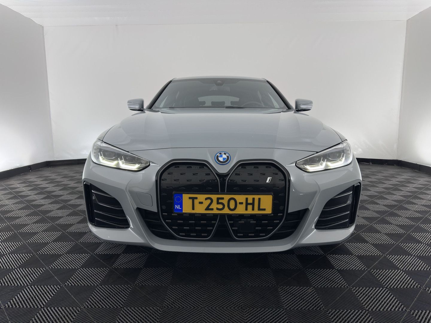 BMW i4 eDrive35 70 kWh M-Sportpack [3-Fase-11kW] {So imagem 2