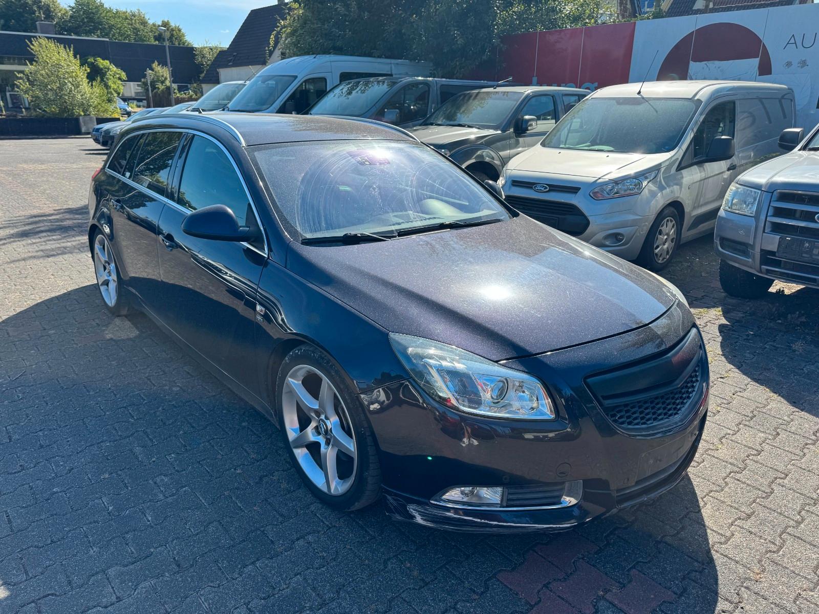 Opel Insignia 2012 — rear view