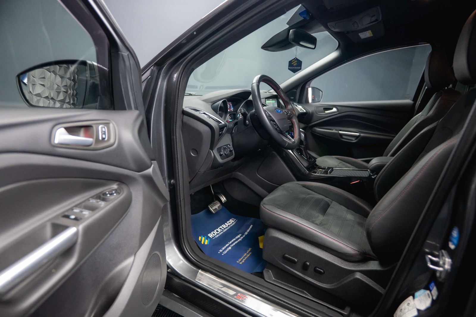 Fahrzeugabbildung Ford Kuga ST-Line 2.0 TDCi 4x4 *LED*Kamera*ACC*DAB*