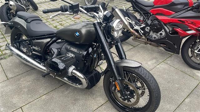 BMW R 18