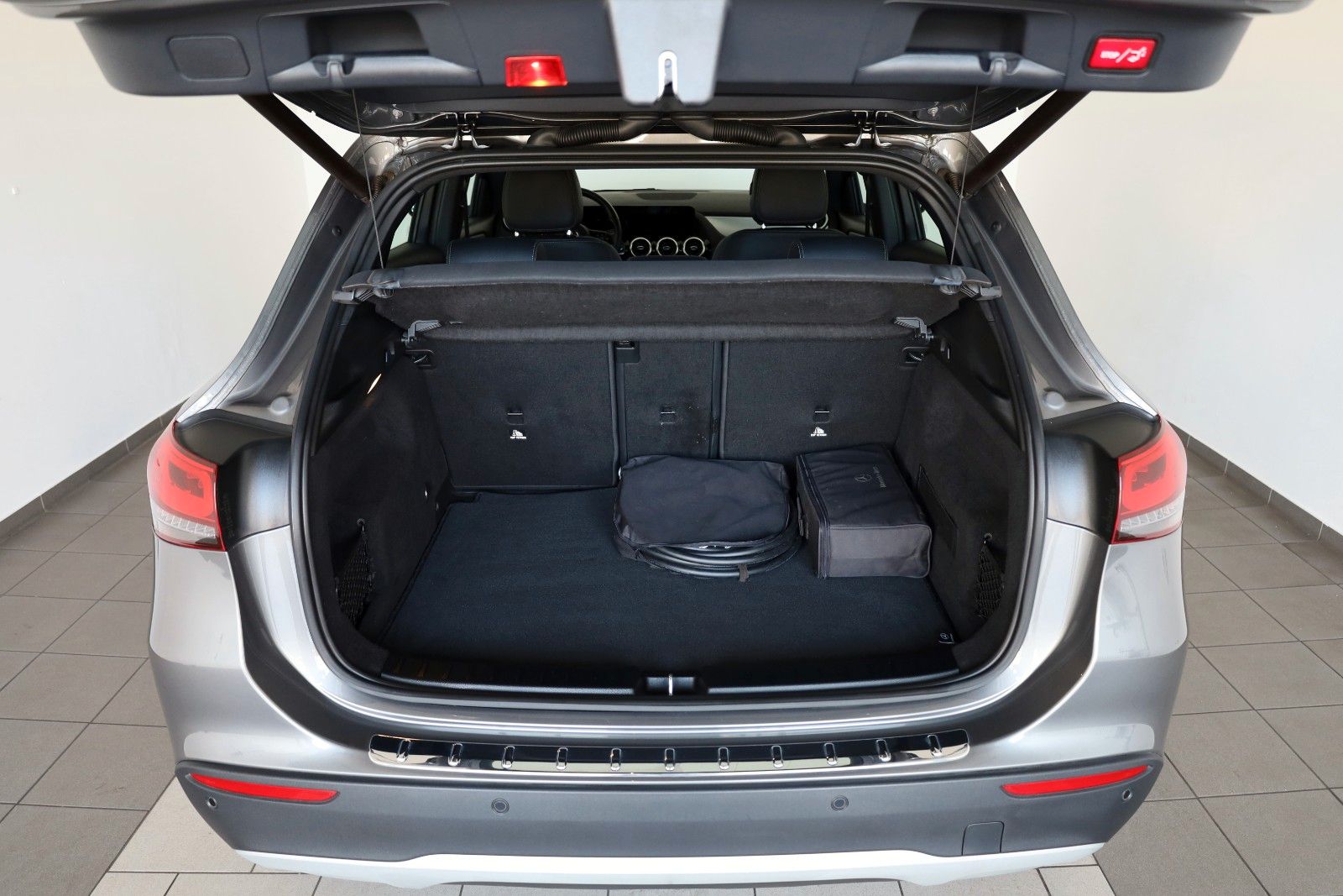 Fahrzeugabbildung Mercedes-Benz GLA 250 e Style,T.Leder,Navi,LED,SH