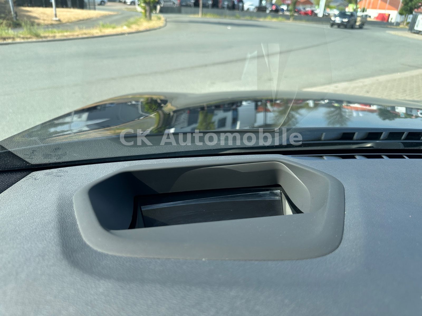 Fahrzeugabbildung BMW 520d xDrive Lim. M-Sport/Navi/Head-Up/LED