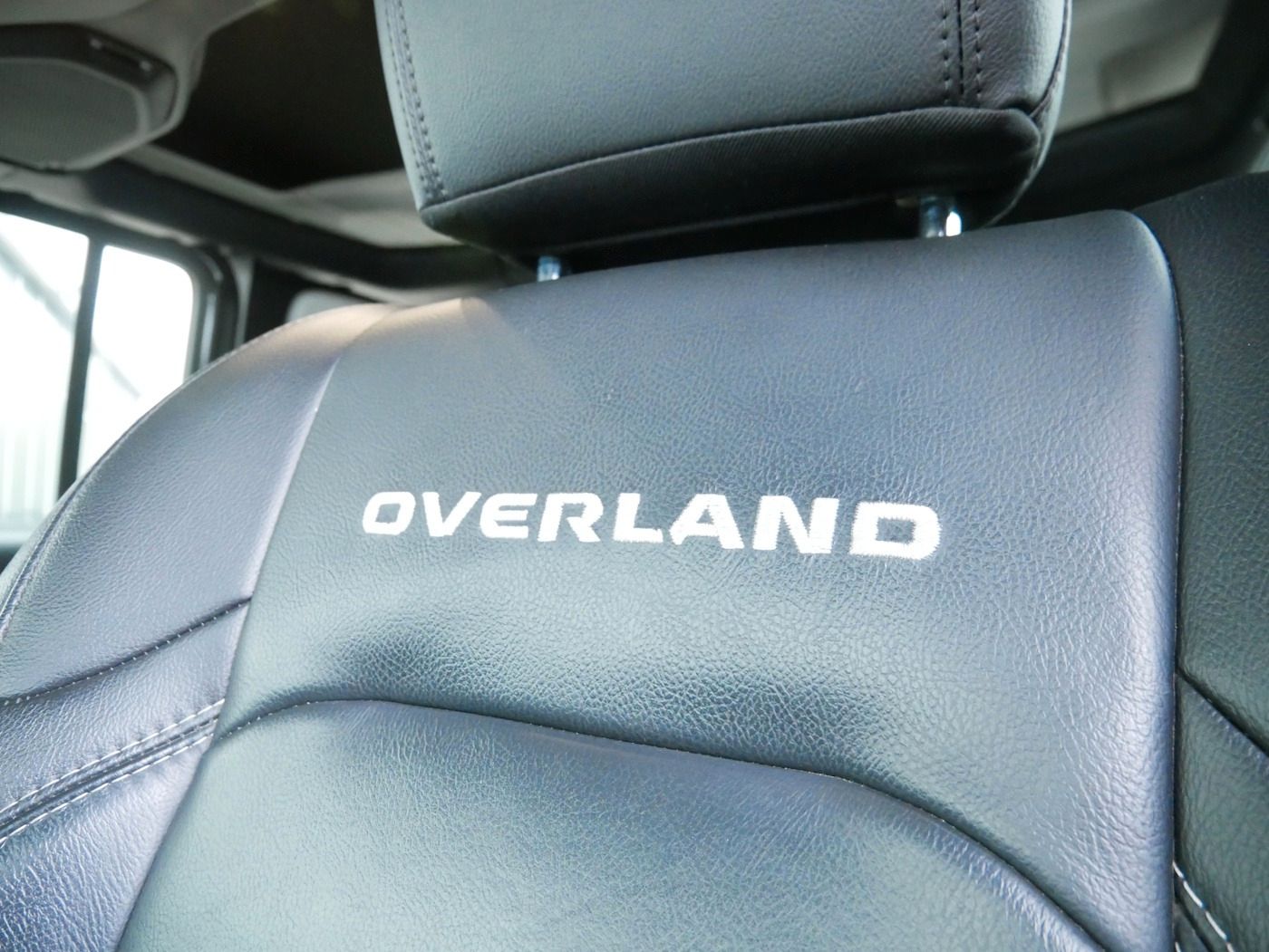 Fahrzeugabbildung Jeep Wrangler Unlimited 2.2 Overland 1.Hand AHK LED