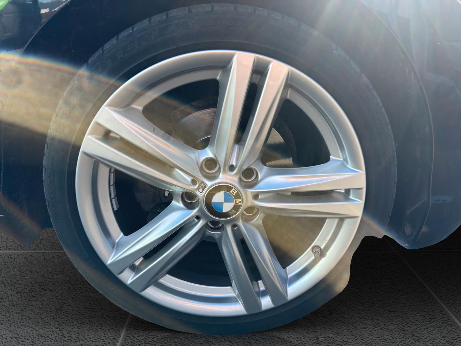BMW 120i*Sport Line* TEMPOMAT*LED*NAVI*PDC*