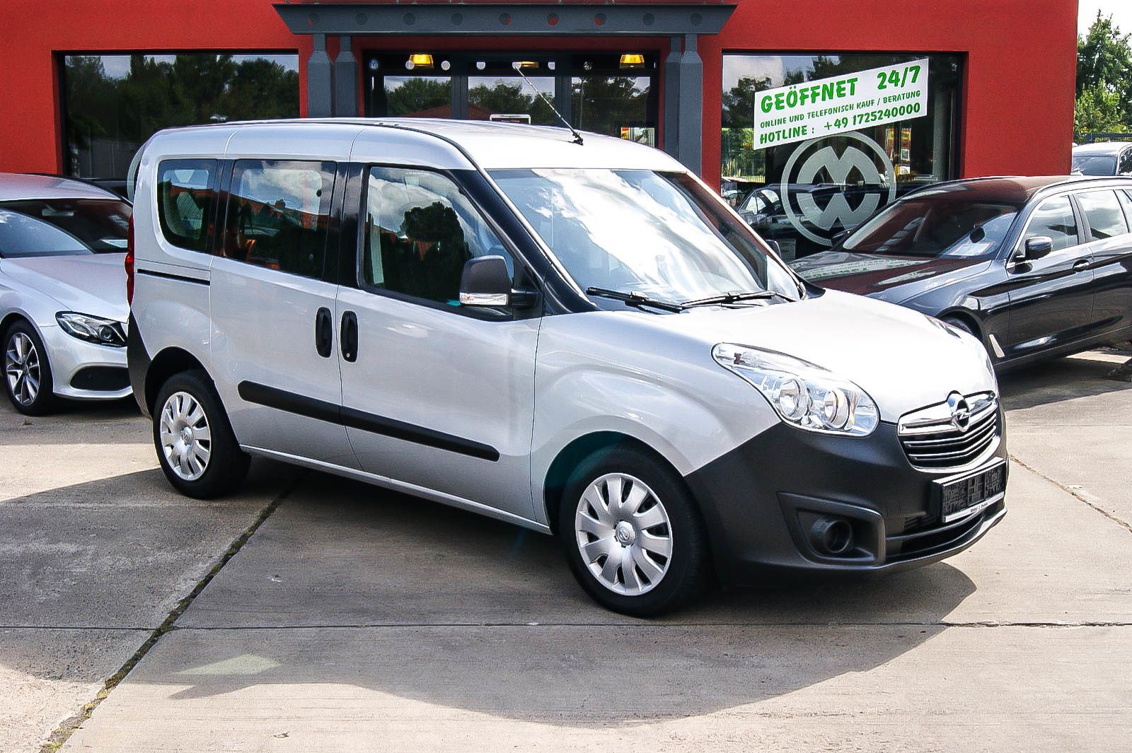 Fahrzeugabbildung Opel Combo D Selection L1H1 5-SITZE SCHIEBETÜREN 1.HD