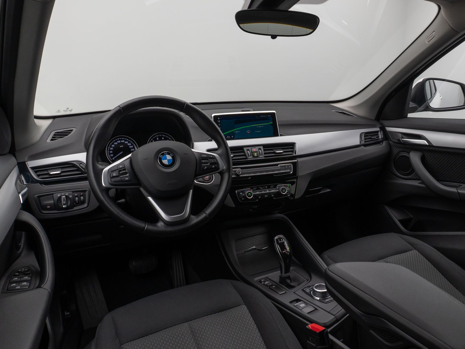 Fahrzeugabbildung BMW X1 sD18i DAB Navi Parkassist Geschwindigkeitsreg