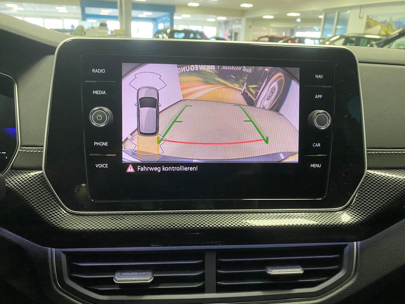 Fahrzeugabbildung Volkswagen T-Cross 1.5 TSI DSG BLACK STYLE R-Line+AHK+ACC++