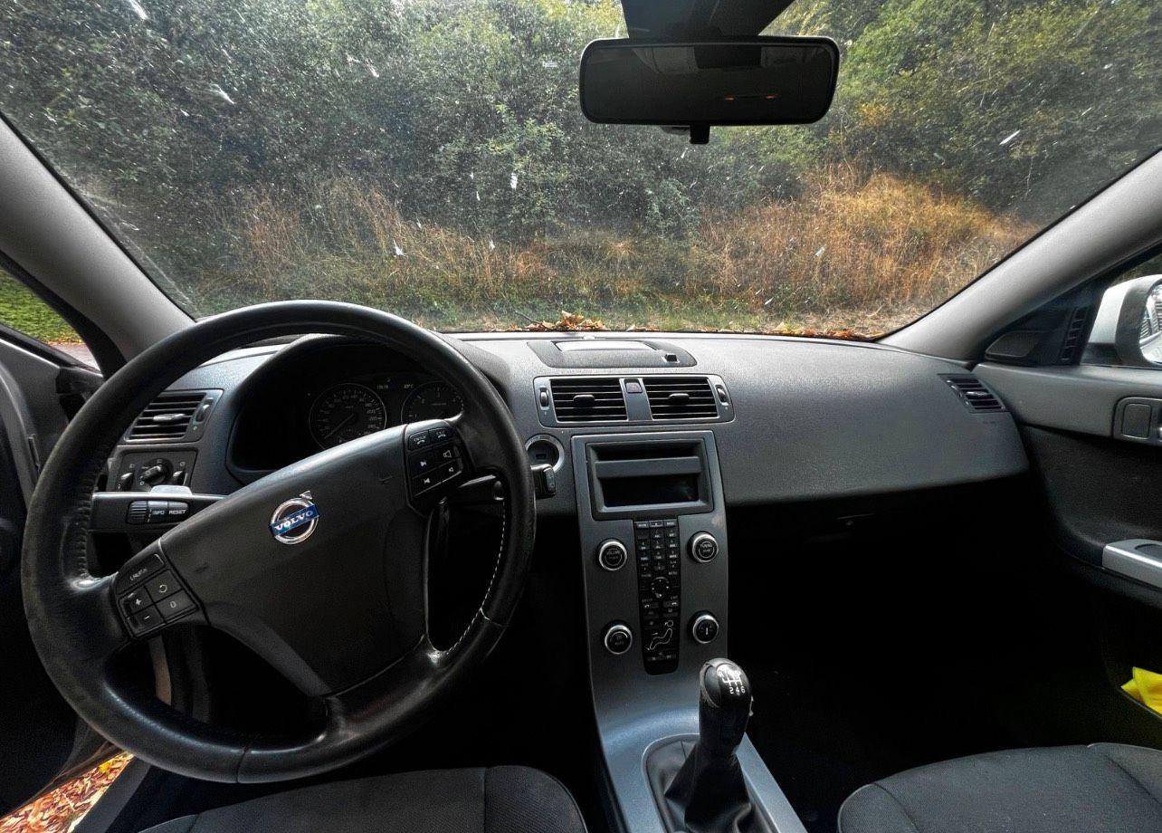 Volvo V50 2010 — photo 7